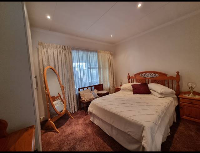 3 BEDROOM TOWNHOUSE FOR SALE IN ARCON PARK